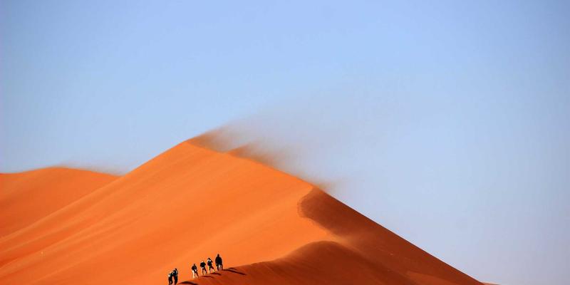 AI PC时代来临：当笔记本电脑遇上人工智能，将如何重塑我们的工作与生活？