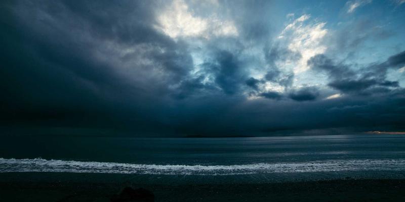 从智能硬件到精准诊疗：人工智能在医疗诊断领域的最新突破与应用前景