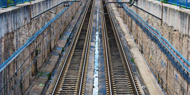 超越手机评测：当人工智能遇见AR眼镜，空间计算如何重塑工作、社交与娱乐